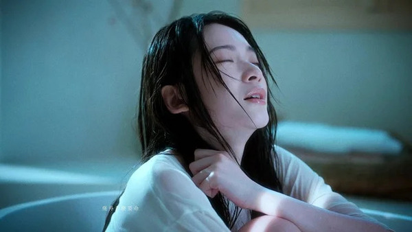 无以名状的痛歌词 - 云浩影