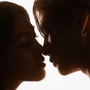 Feeling Lucky歌词 - BIBI (비비)/王嘉尔