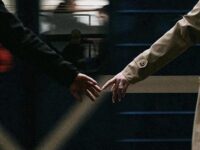 失眠(被你牵着的手是不可能的画面)歌词 - 乐乐仔