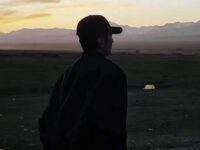 来跳舞(骑上我的小骆驼)歌词 - 大头针